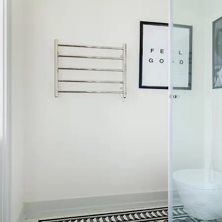 Plum Guide - The Creative Process Apartment
